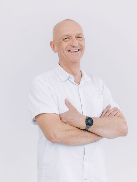 Facharzt für Anästhesiologie bei Narkosen Magdeburg, erfahren in sicherer Narkose für Operationen und Zahnarztbehandlungen